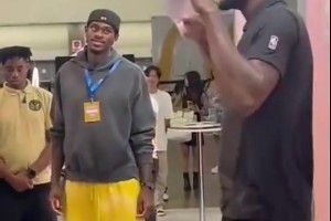 湖蜜此前喊话独行侠GM：谢谢你Nico！我们要给你立雕像！_录像